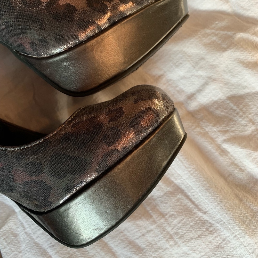 G by Guess Verna Cheetah Print Heels - Picture 5 of 8